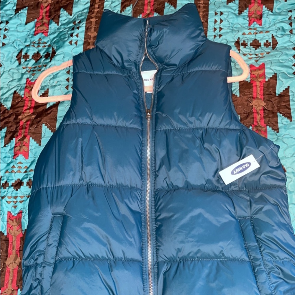 OLD NAVY PUFFER VEST SIZE SMALL